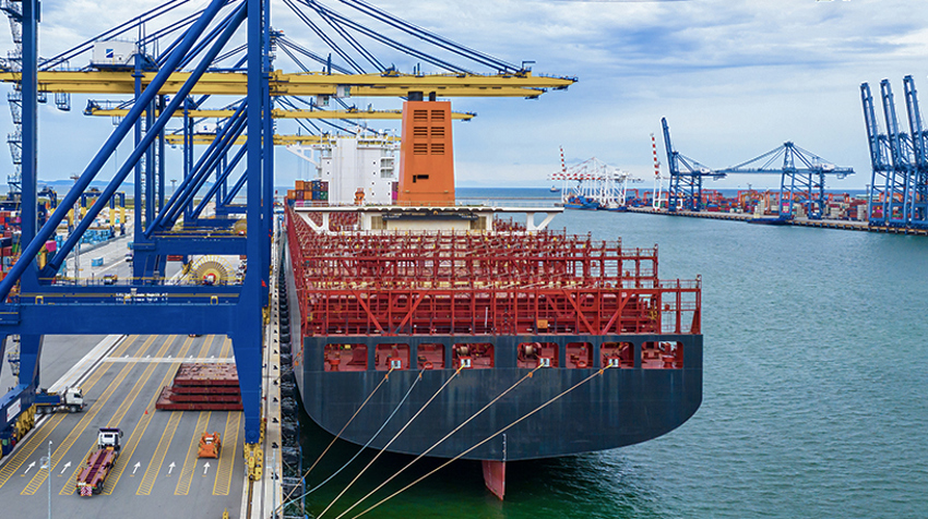 Conexión electrónica con puertos